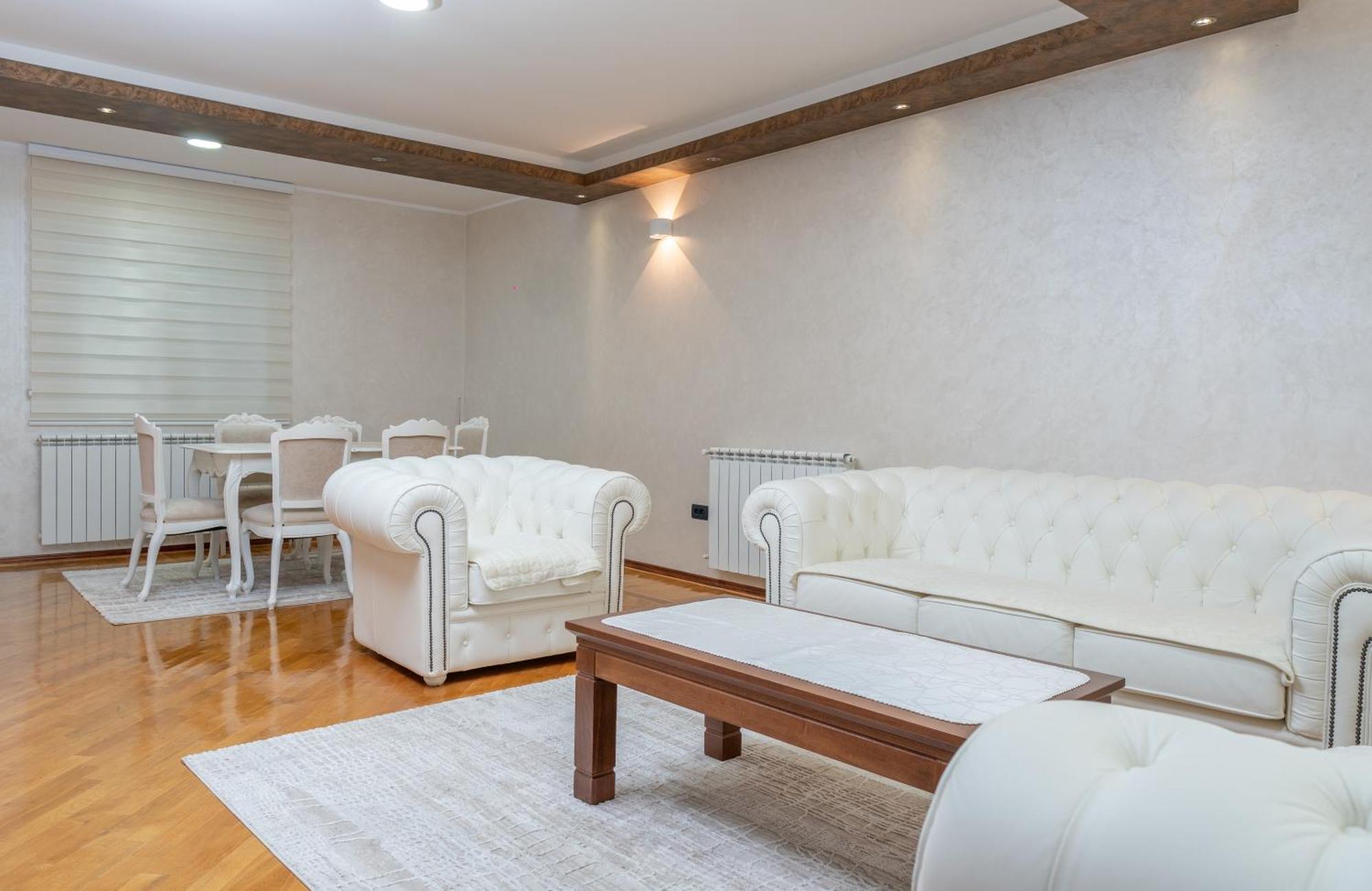 Hotel Royal Garden Nikšić Стая снимка