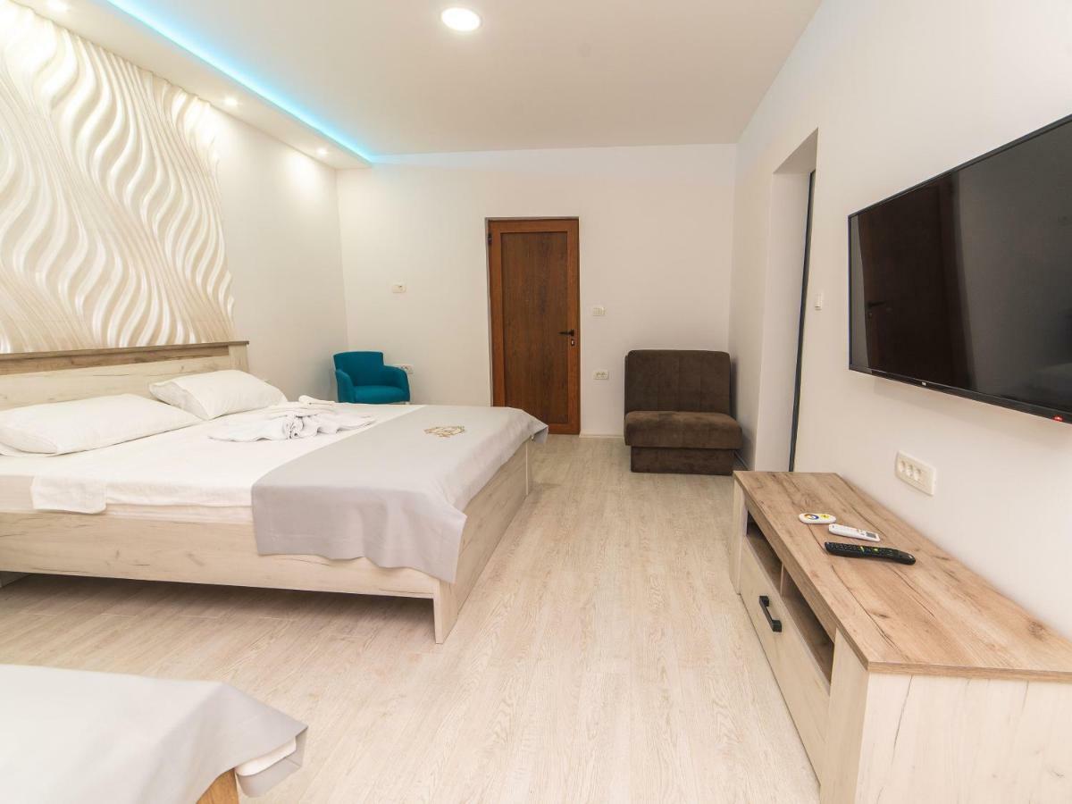Hotel Royal Garden Nikšić Екстериор снимка