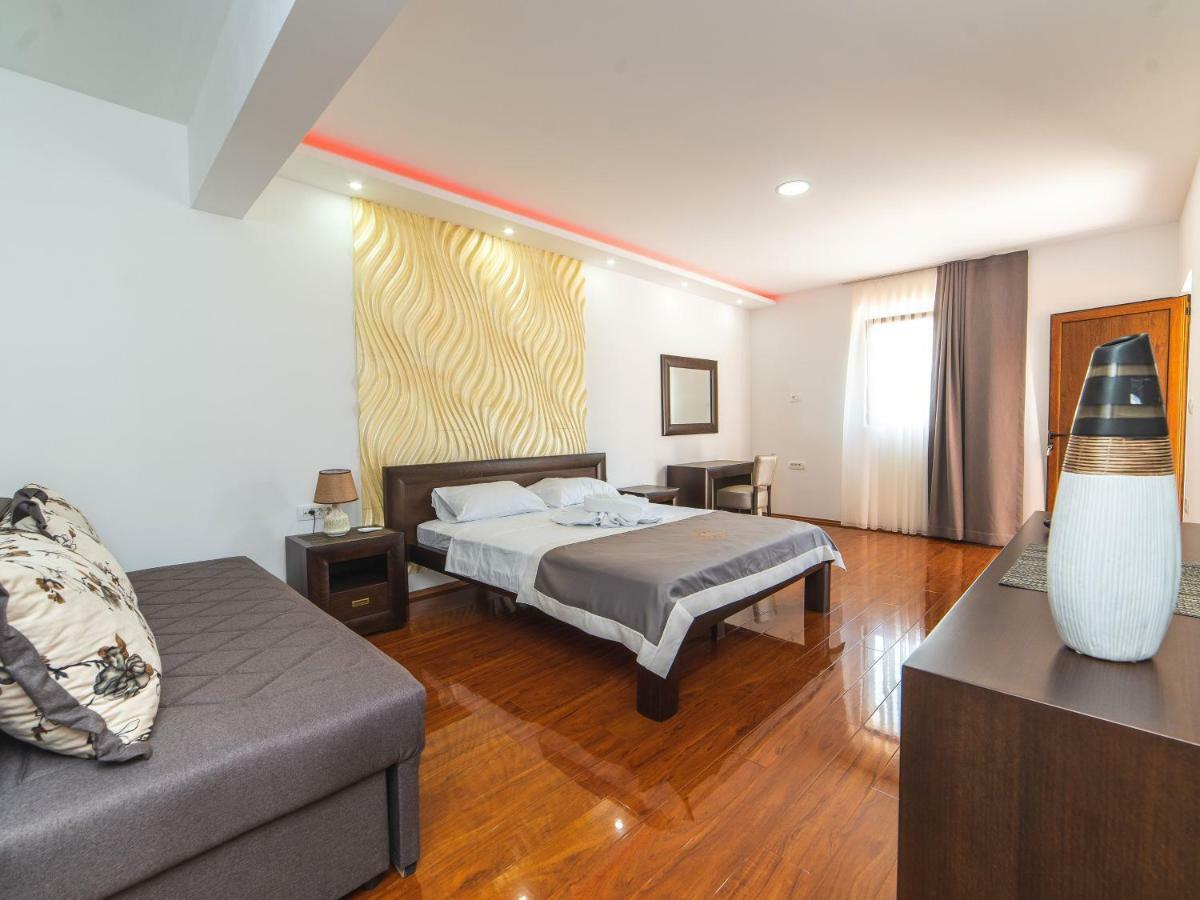 Hotel Royal Garden Nikšić Екстериор снимка