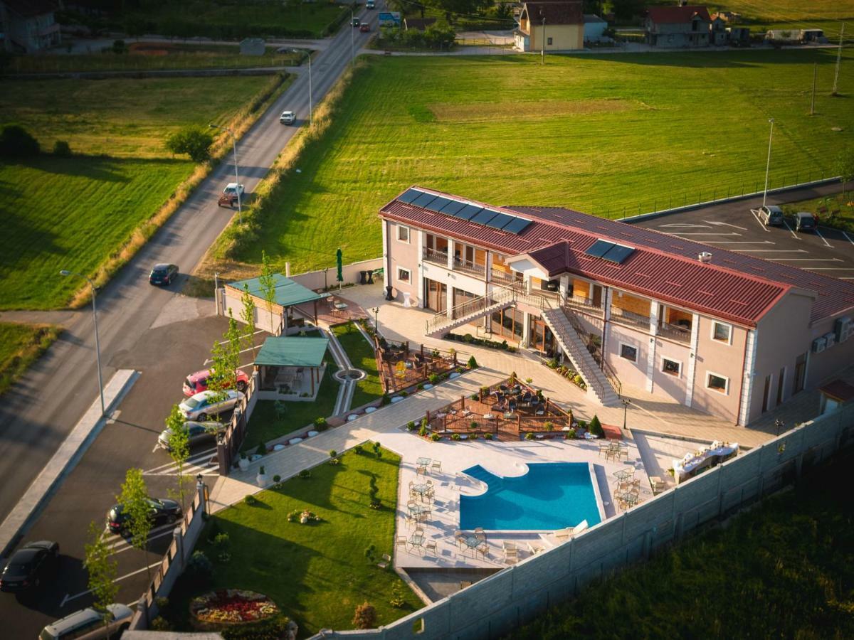 Hotel Royal Garden Nikšić Екстериор снимка